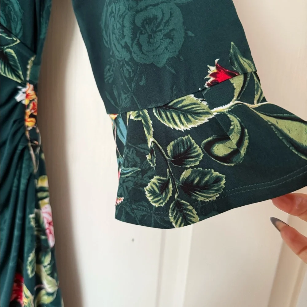 Dress - Picture 6 of 7